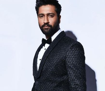 Uri actor Vicky Kaushal made 'rotis' for Indian Army; See pics