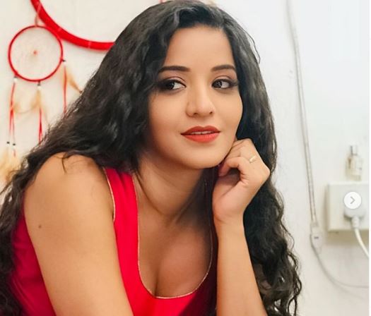 Monalisa dancing in bridal avatar goes viral; See video
