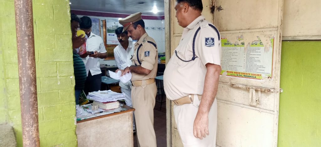 Police crackdown: 14 brokers at RTO held