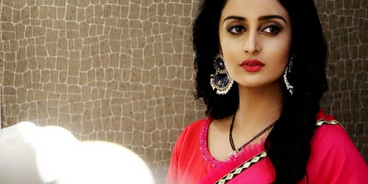 Sambhabana essays the role of Purva in ‘Rajaa Betaa’