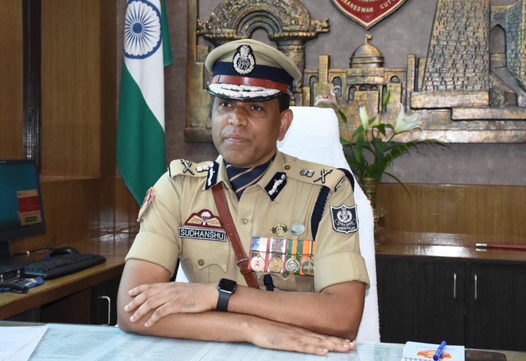 Twin city Police Commissioner Sudhanshu Sarangi urges IOCL, HPCL to maintain supply of LPG cylinders 