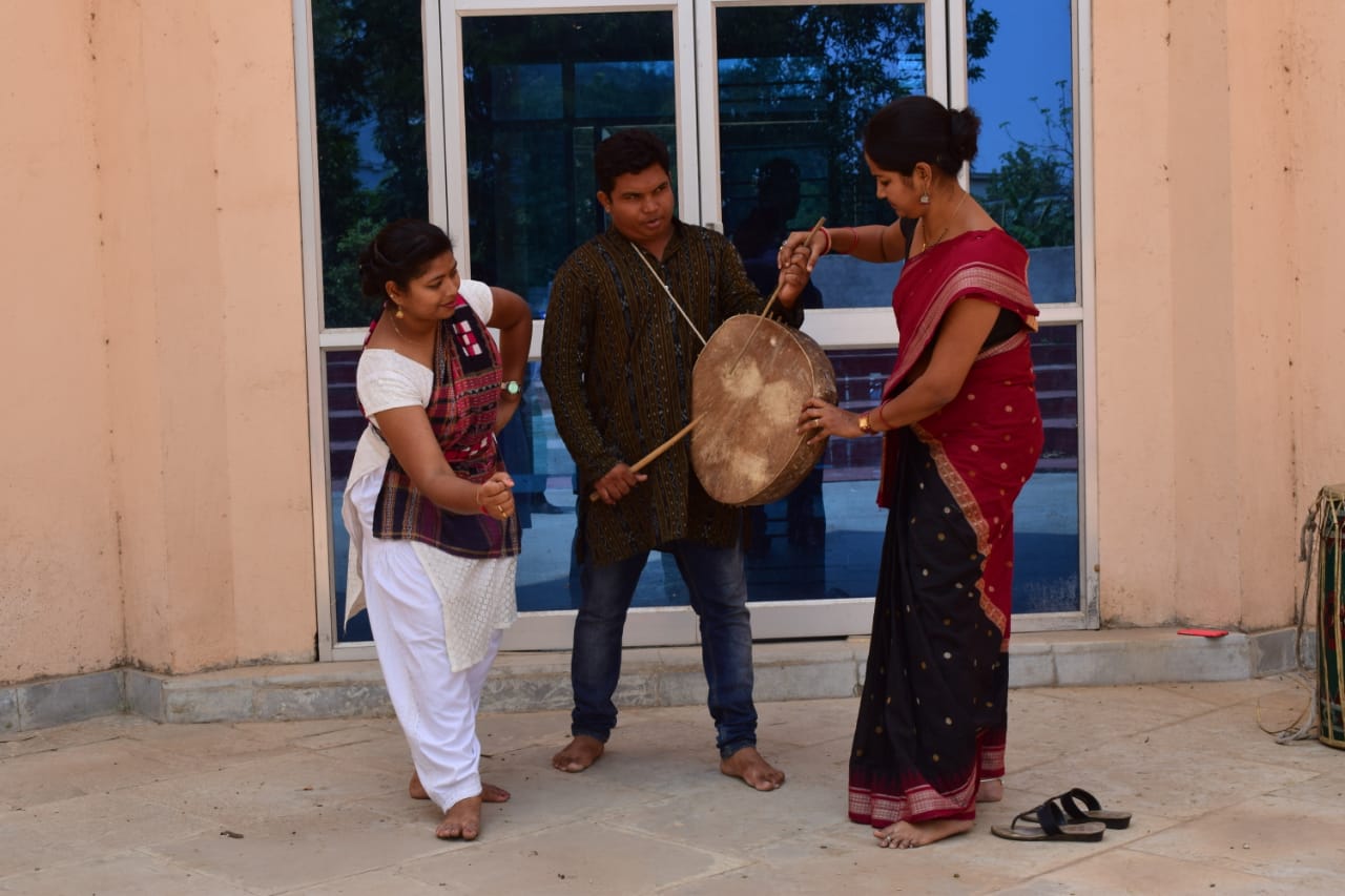 Supritee Mishra-Sambalpuri folk dancer (3)
