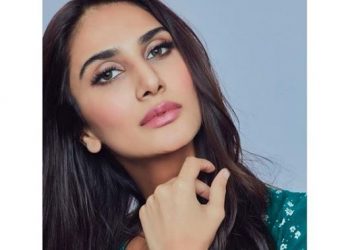 Vaani Kapoor wishes 'War' director on his birthday