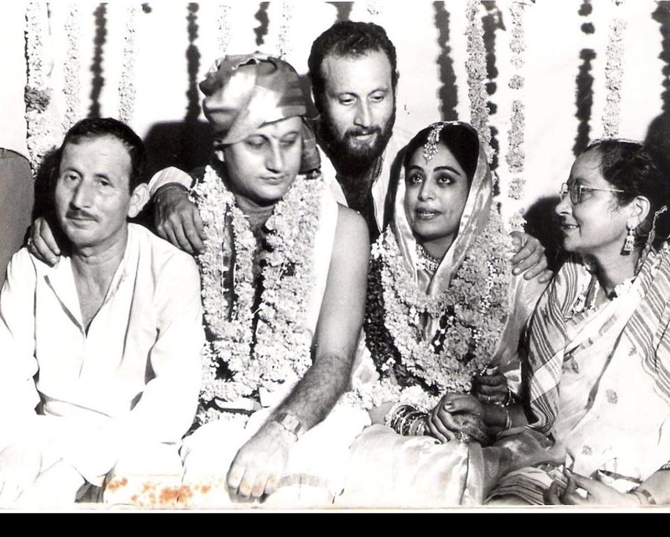 Anupam pens love note to Kirron on wedding anniversary