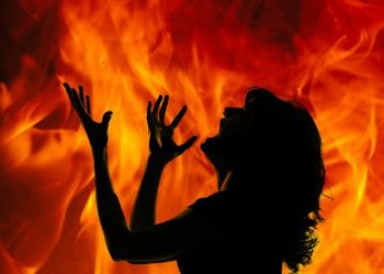 Minor set ablaze by jilted lover, dies