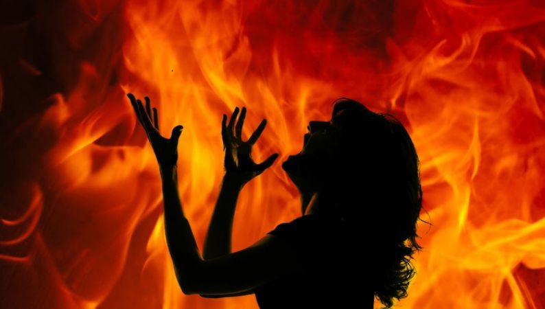 Minor set ablaze by jilted lover, dies