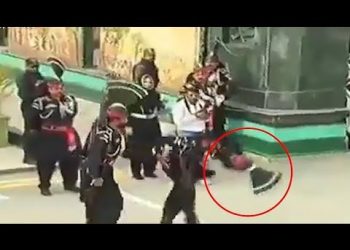 Pak soldiers’ turban comes off after he loses footing at Wagah border; see viral video