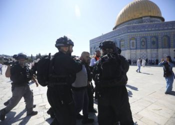 Violence resumes at Jerusalem holy site for second night