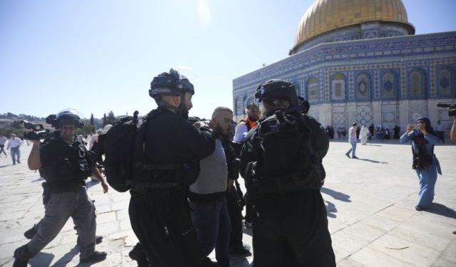 Violence resumes at Jerusalem holy site for second night