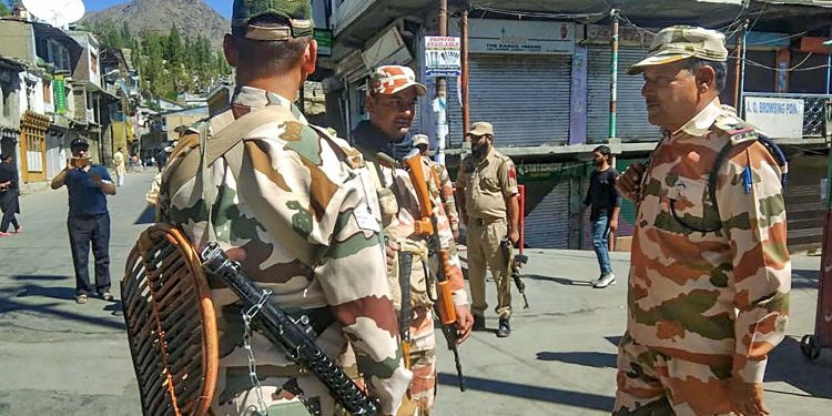 Paramilitary forces stand guard in Kargil/ Representational image