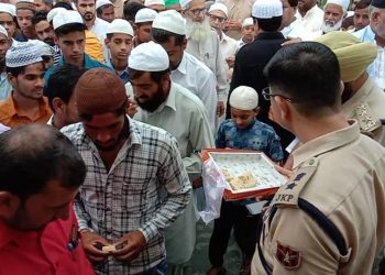 According to the Union Home Ministry, people came out in good numbers to offer Eid prayers in Jammu and Kashmir and 'namaz' was offered at prominent mosques in Srinagar and Shopian.