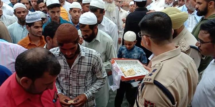 According to the Union Home Ministry, people came out in good numbers to offer Eid prayers in Jammu and Kashmir and 'namaz' was offered at prominent mosques in Srinagar and Shopian.