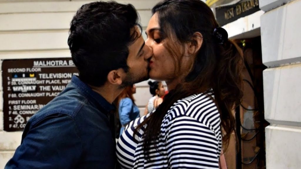 Is Smooching Good Or Bad For Your Health Orissapost Is Smooching Good Or Bad For Your Health Orissapost
