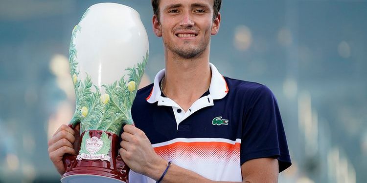 In men's singles final, Medvedev Sunday added a silverware to his short career by defeating David Goffin 7-6(3), 6-4 to secure his first ATP Masters 1000 title at the Western & Southern Open.