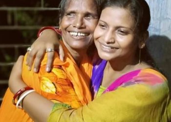 Ranu with daughter Swati.