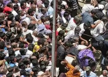 Lakhs of people gather at Kochua Loknath temple every year on this day to celebrate the birth anniversary of Lokenath Brahmachari.