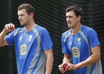 Josh Hazlewood (L) and Mitchell Starc