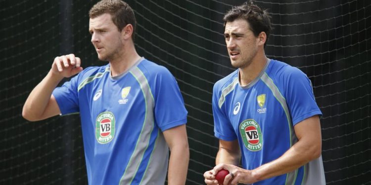 Josh Hazlewood (L) and Mitchell Starc