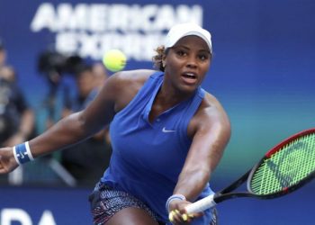 Taylor Townsend in action against Simona Halep