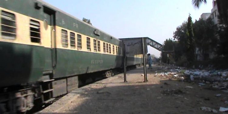 Friday, Pakistan's Railway Minister Sheikh Rashid Ahmed announced in Islamabad that this would be the last Jodhpur-Karachi train.