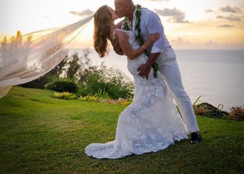 Dwayne Johnson Marries Longtime Girlfriend Lauren Hashian in Intimate Hawaii Ceremony
https://www.instagram.com/p/B1V5m7WFfUy/
Credit: Hiram Garcia