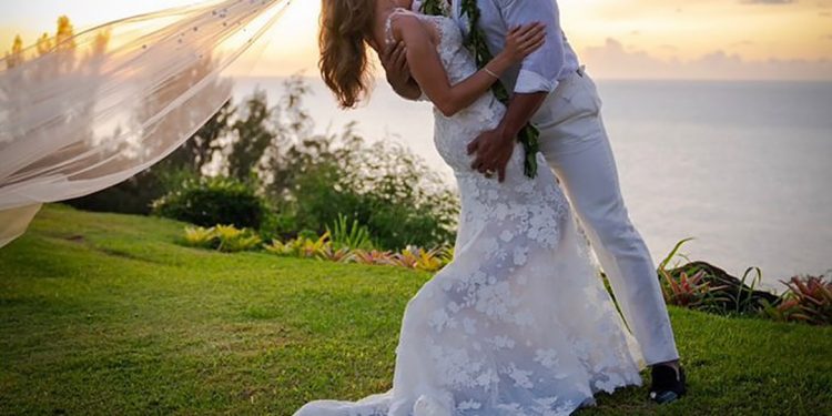 Dwayne Johnson Marries Longtime Girlfriend Lauren Hashian in Intimate Hawaii Ceremony
https://www.instagram.com/p/B1V5m7WFfUy/
Credit: Hiram Garcia