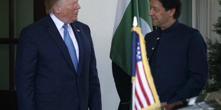 US President Donald Trump (L) and Pakistan PM Imran Khan. File pic