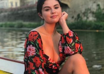 Selena Gomez to produce series for Netflix