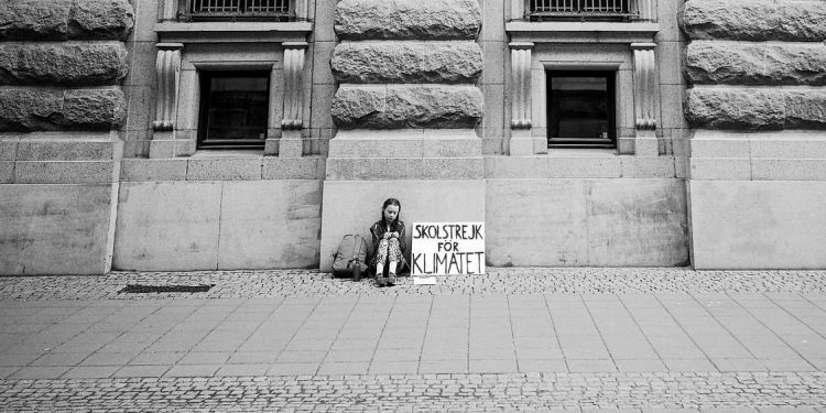 Greta Thunberg in front of Swedish Parliament. Pic - Adam Johansson/Twitter