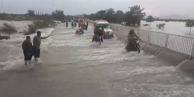 Heavy rains lash Koraput, Kalahandi