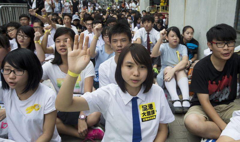 Now school students join Hong Kong protest movement - OrissaPOST
