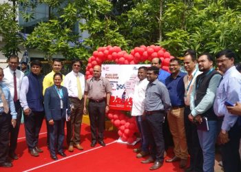 Shri Sudhir M. Diggikar, Central Region CEO of Apollo Hospitals Enterprises Limited flagged off the campaign vehicle.