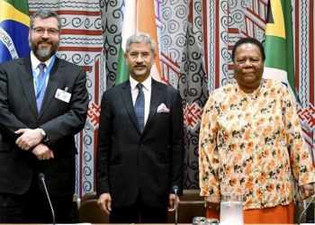 S Jaishankar (Centre) in New York