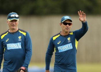 Steve Waugh (L) and Justin Langer