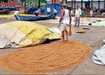 Jajpur farmers allege graft in PACS