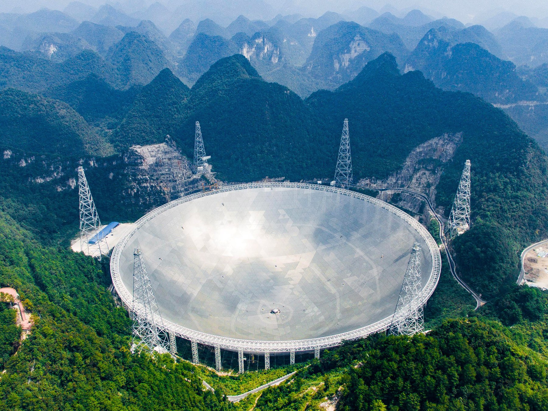 Telescope detects 100 mysterious radio signals from three billion light years away Telescope detects 100 mysterious radio signals from three billion light years away