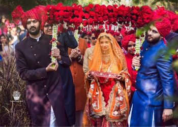 4 beautiful flower canopies trending this wedding season