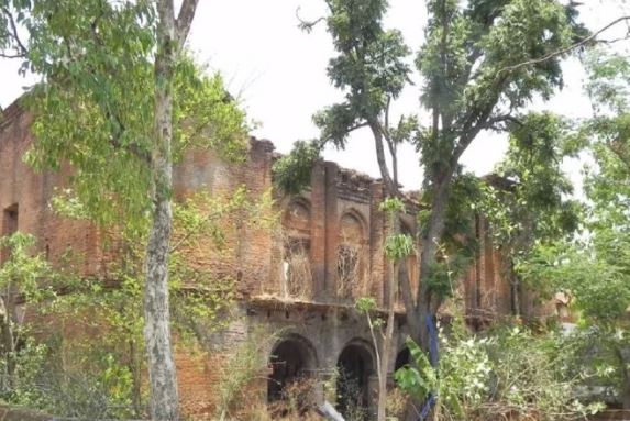 Lightning strikes this fort every year; reason will shock you