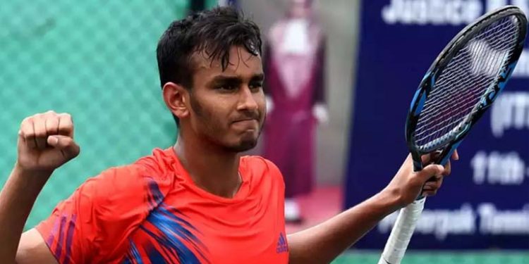 The 12th seed Mukund lost the singles title clash 4-6, 3-6 to Australian top seed James Duckworth in the USD 54,160 clay-court event.