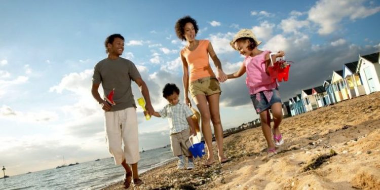 Indians prefer multiple short breaks: Survey