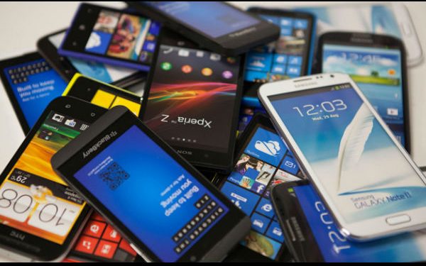 Online festive sales to add 60 lakh 4G smartphone users
