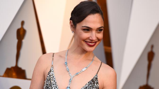 Gal Gadot to star in a Holocaust drama