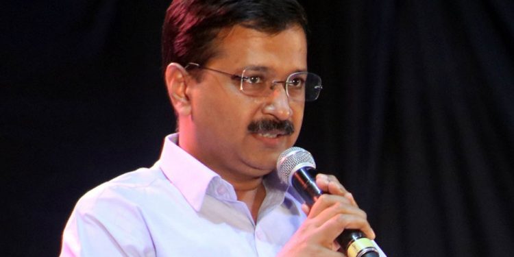 Kejriwal changes track, stops targeting Modi on Twitter