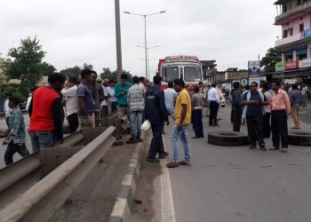 NH-49, NH-10 blocked for road mishap