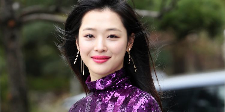 K-pop star Sulli found dead in Seoul