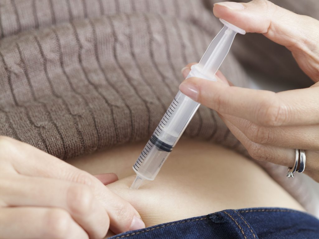 Pharmacist leaves needle in girl’s waist