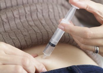 Pharmacist leaves needle in girl’s waist
