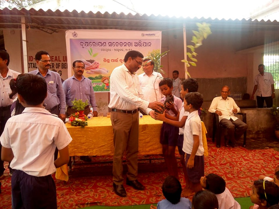 33 school participate in ‘One Child, One Sapling’