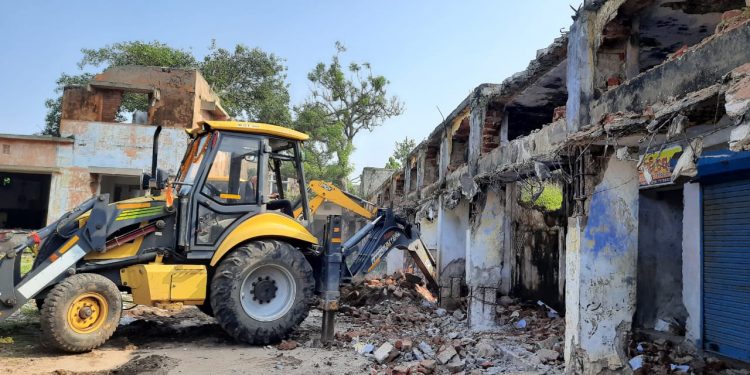 Century old Mahodadhi Market Complex pulled down