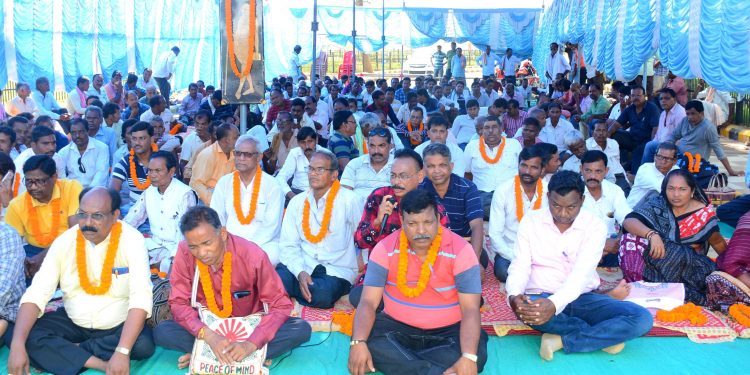 Sambalpur farmers launch relay fast